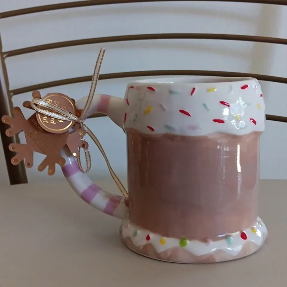 New!Viral Holly&Joy Gingerbread House Mug - Picture 3 of 5